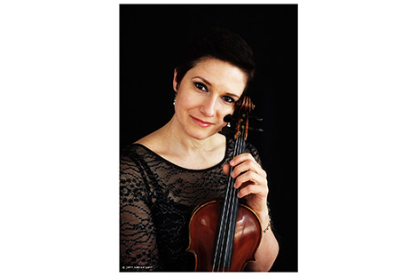 Joana Genova violin