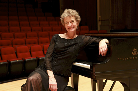 Theresa Bogard, piano